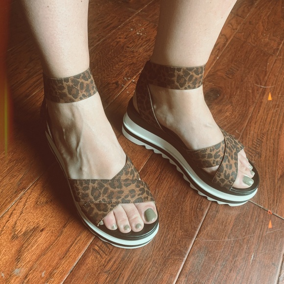 STEVEN NEW YORK MACON WEDGE SANDAL - Picture 3 of 9